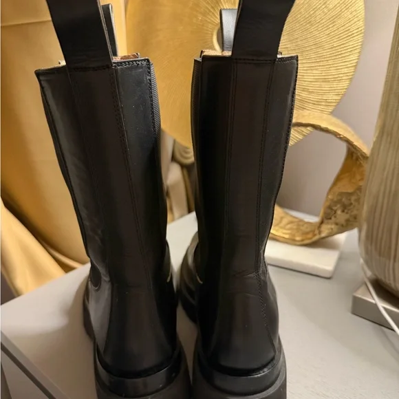 Bottega Veneta Black Leather Ankle Boots - Picture 4 of 6